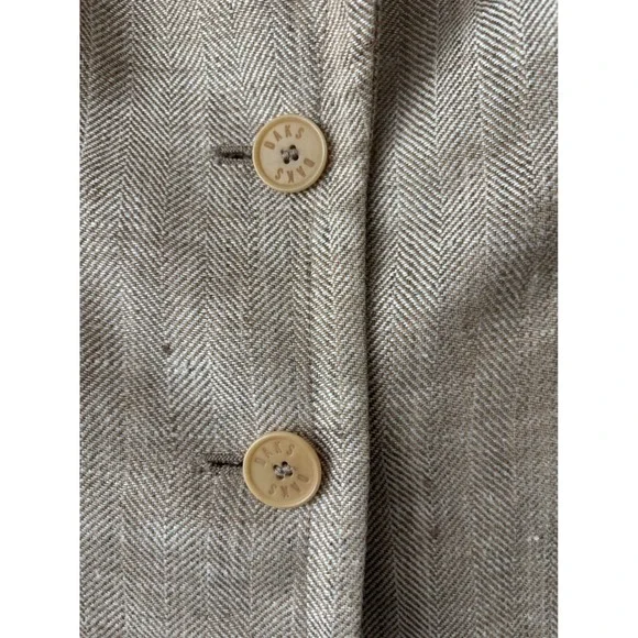 Elegant Beige Women's Blazer - Picture 2 of 11